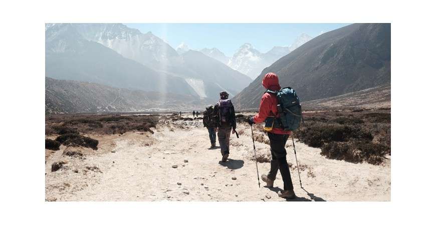 Cómo vestirte para tus actividades de montaña