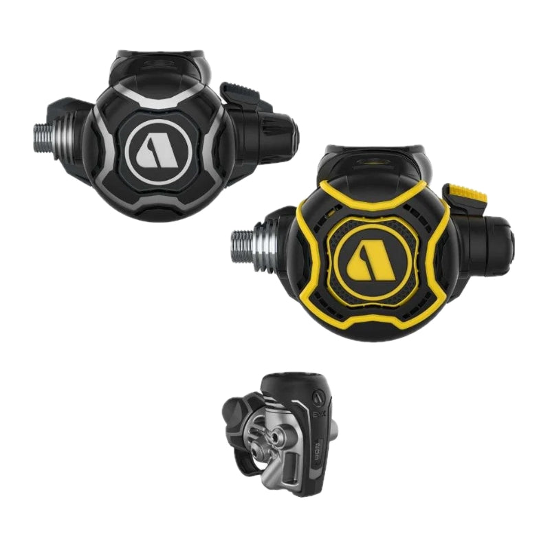 Regulador de buceo Apeks EVX 200 Stage 3, en configuración DIN, pensado para buceo técnico y condiciones de agua fría. Cuerpo de latón cromado con nervaduras de intercambio térmico y diafragma sobrecompensado para un rendimiento estable a cualquier profundidad. Incluye octopus y latiguillos, listo para montar como set completo.